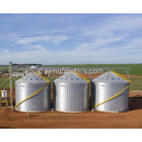 Macchina per la formatura di rotoli di fogli ondulati per silo per cereali